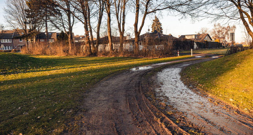 Прокуратура через суд добилась ремонта дорог в селе Колыбельское