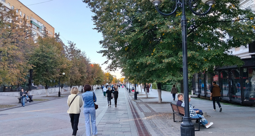 Эти вещи из прошлого снова в моде: 3 главных тренда, которые пора надеть прямо сейчас