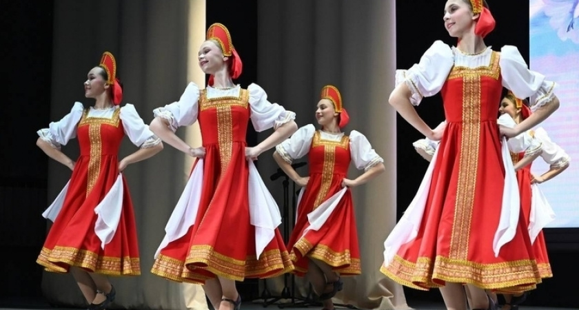 В Ельце провели праздничные мероприятия ко Дню народного единства