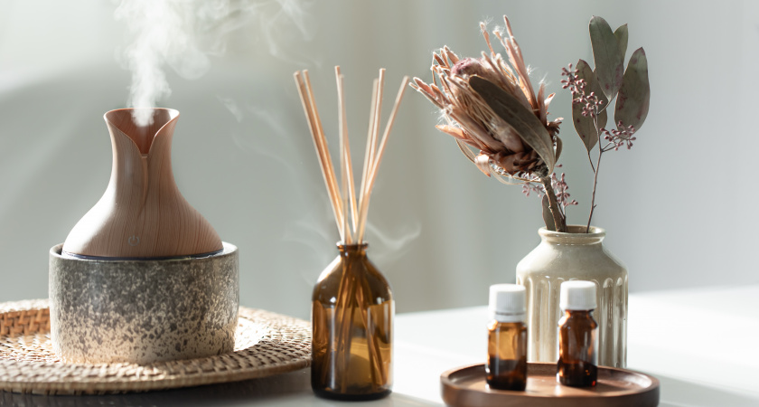 Забудьте про освежители: 7 капель в стакан воды — и в доме пахнет райским садом