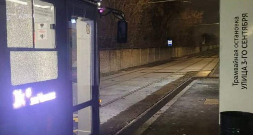 Новый трамвай повредили неизвестные вандалы на территории ЛТЗ в Липецке