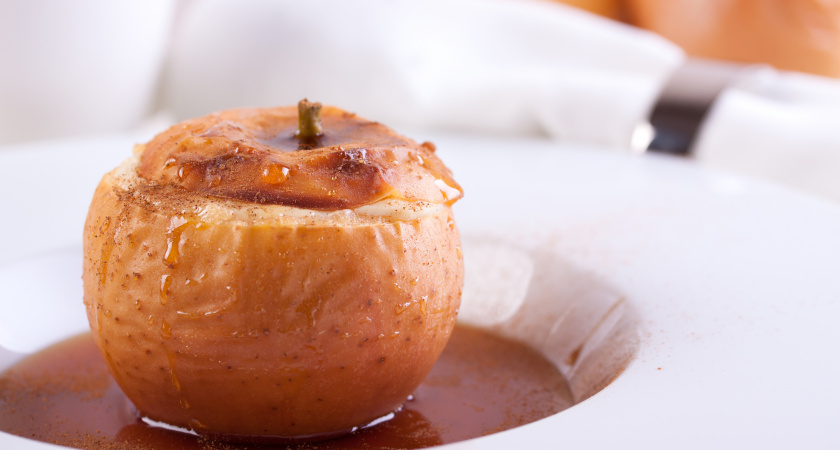 По бабушкиному рецепту: мочёные яблоки с пряным ароматом смородиновых листьев