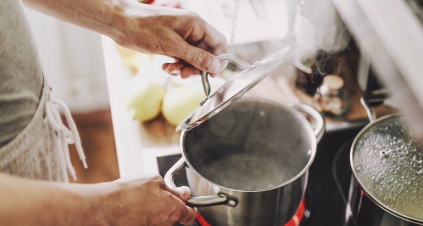 50-летний житель Липецка попал в ожоговый центр из-за скороварки