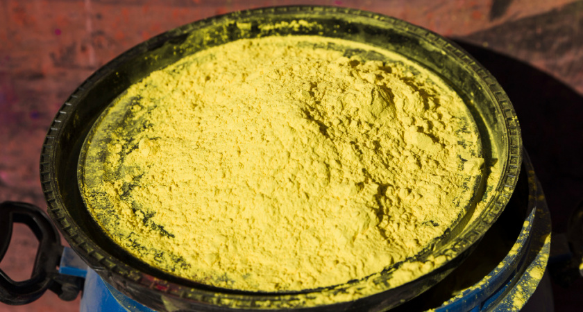 Сыплю горчичный порошок в унитаз и стиральную машину: вот зачем это нужно – лайфхаки от ленивых хозяек