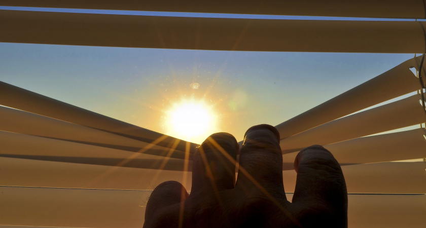 Как повесить шторы со вкусом: идеи для разных комнат и типов креплений