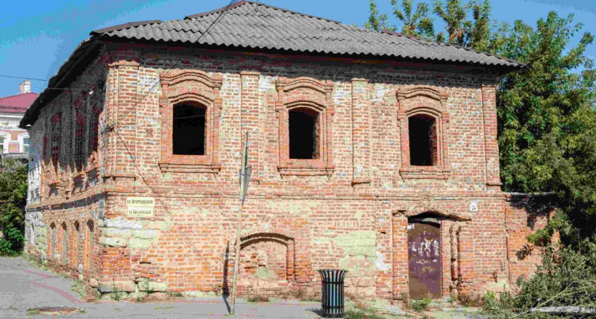 В Ельце за 1 рубль выставлен на торги уцелевший после пожара в XVIII веке особняк