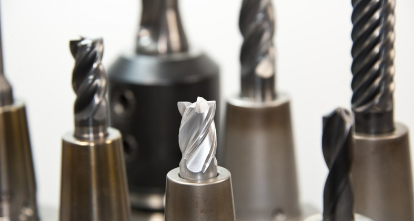 Заточите сломанное сверло за 5 минут: хитрый метод от мастера — работает без станка