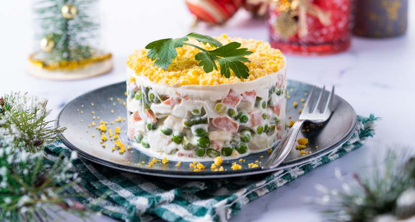 Проще, чем "Оливье", вкуснее, чем "Селедка под шубой": новогодний рецепт от которого слюнки текут