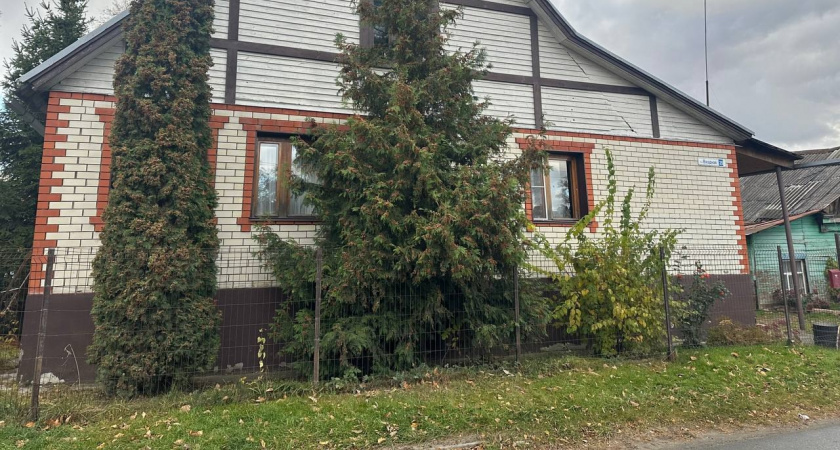 Полвека без ржавчины: как защитить металлические столбы забора - понадобится бутылка и старый пластик