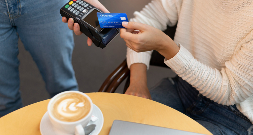 Липчане совершили 415 миллионов операций по картам