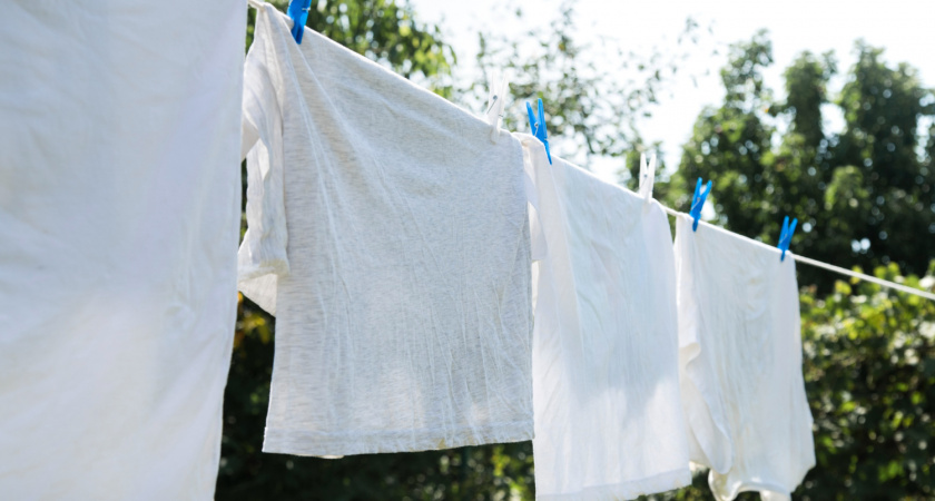 Не выбрасывайте выцветшие белые вещи: 3 ложки и они будут белоснежные как новые – хитростью подсказала опытная хозяйка