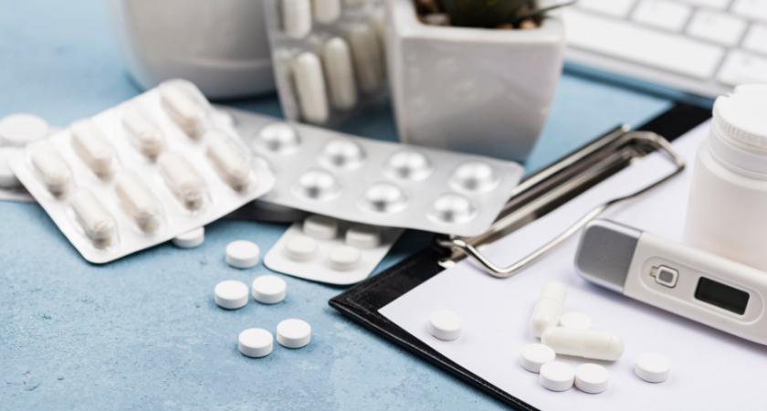 Артамонов рассказал о возобновлении поставок препаратов по рецептам