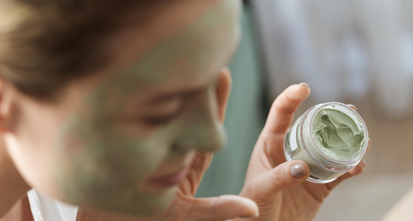 Неожиданный дуэт: как оливковое масло и соль заменяют дорогой пилинг