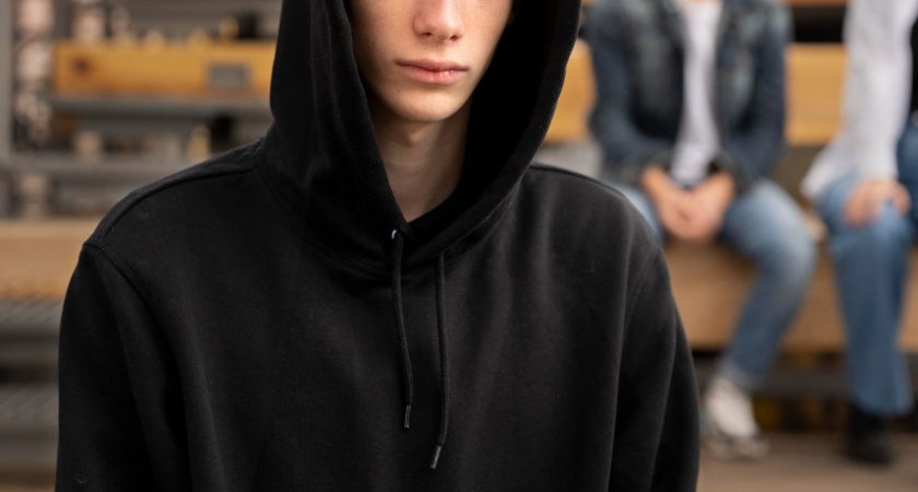 Липецкого школьника поймали с крупной партией запрещенных веществ