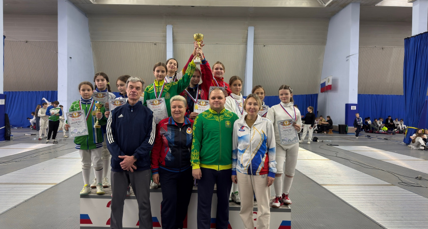 Липецкие рапиристы взяли золото и бронзу в Саратове