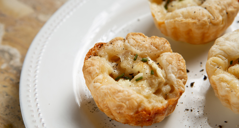 Обязательно приготовьте: картофельные тарталетки со шпротами на Новый год
