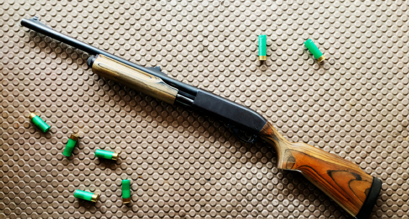 Липчанин хранил на даче автомат Калашникова