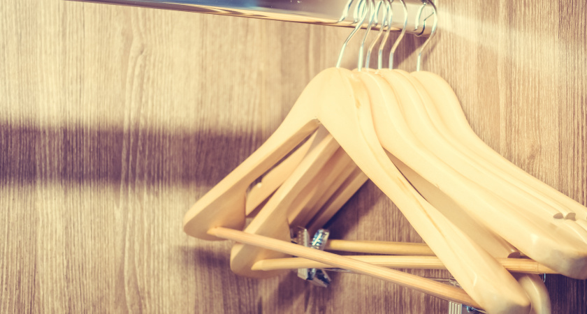 Не спешите выкидывать плечики: их главная роль может быть не в шкафу