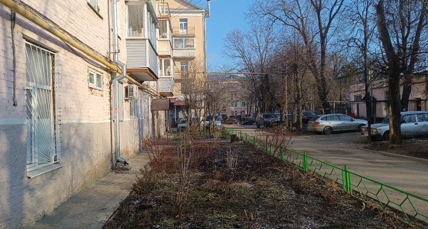 Верховный суд поставил точку в вопросе парковки во дворе: кто имеет право на место под окнами