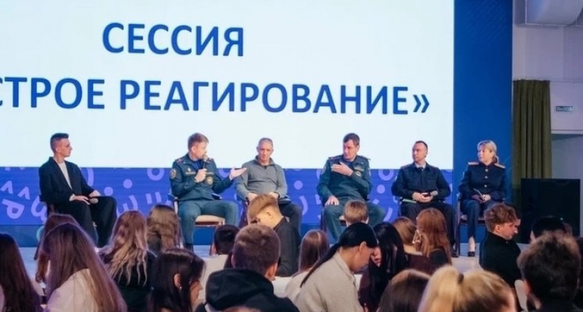 Липецкий СК обсудил с волонтерами киберугрозы для подростков