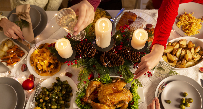 Что приготовить на Новый 2026 год без майонеза и со вкусом: 9 сбалансированных блюд к новогоднему столу для любителей кушать, но не толстеть