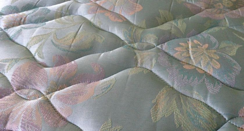 Спальня пахнет по-новому: что делает с матрасом обычная пищевая сода за 3 часа