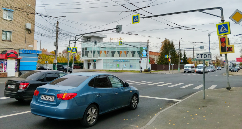 А вы знали, что пешеход возле перехода — уже ваша головная боль: объясняем, как не попасть на штраф