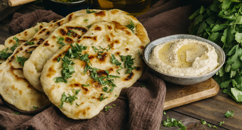 Готовятся полчаса, а съедаются за минуты: лепёшки, которые заменят и чебуреки, и беляши