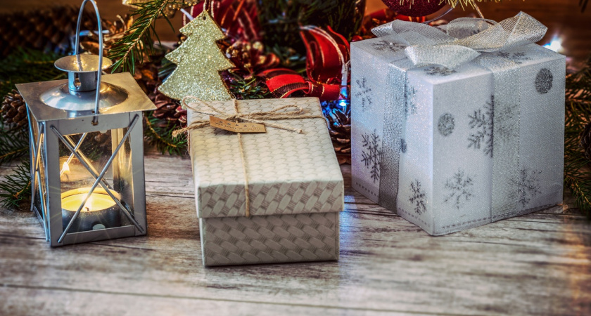 Что подарить на Новый год-2026, чтобы точно порадовать близких и коллег: идеи для близких, друзей и коллег на любой бюджет