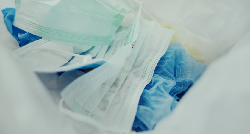 Простой лайфхак для дома: как бахилы заменяют перчатки, чехлы и упаковку