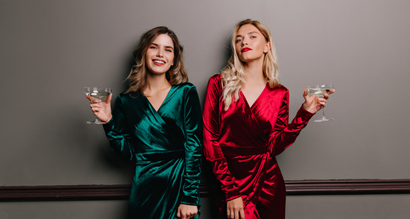 Новый год Красной Огненной Лошади: какие цвета в наряде принесут максимум везения