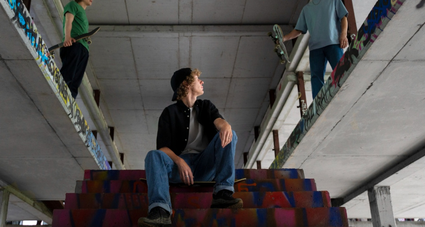 Липецкие подростки разнесли подъезд дома на Опытной