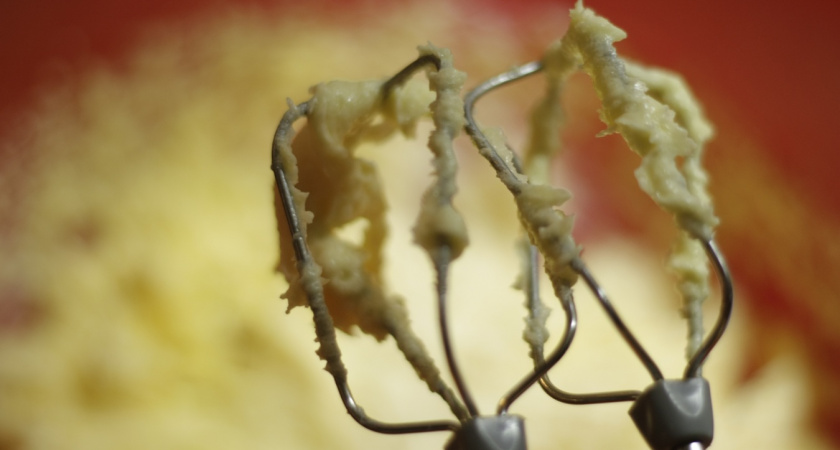 4 продукта — нежнейший и вкусный крем для торта готов: подойдет для бисквитов, пирожных и эклеров — без варки