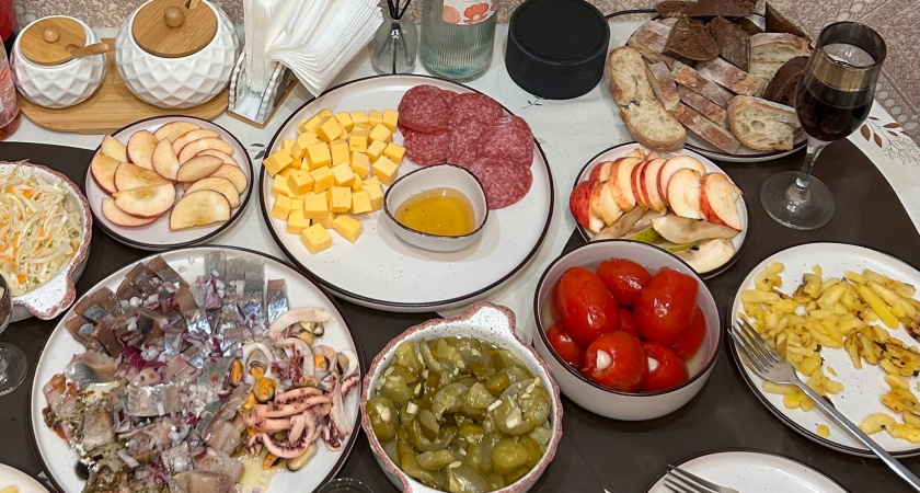 Чтобы привлечь удачу Огненной Лошади в 2026 году: это обязательно должно быть на вашем новогоднем столе