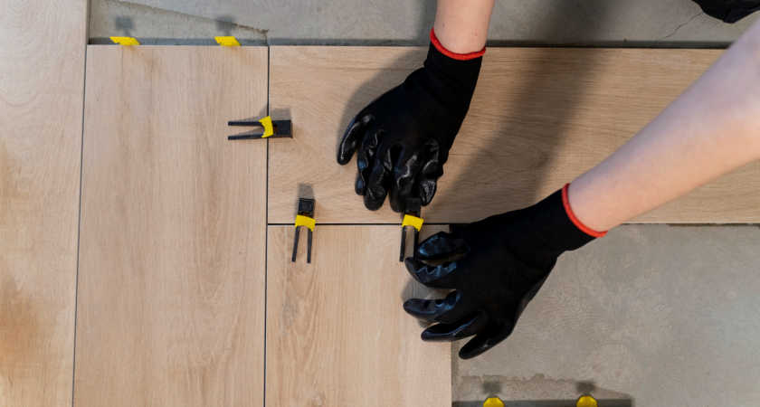 Паркет больше не кладут: какое покрытие выглядит так же, а стоит в несколько раз дешевле