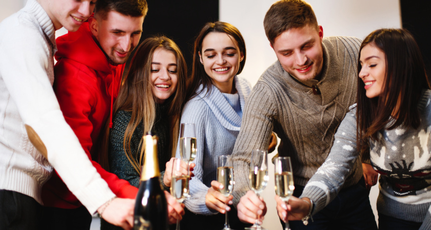 Запрограммируйте новый год на успех: какой цвет наряда притянет в дом достаток в 2026-м