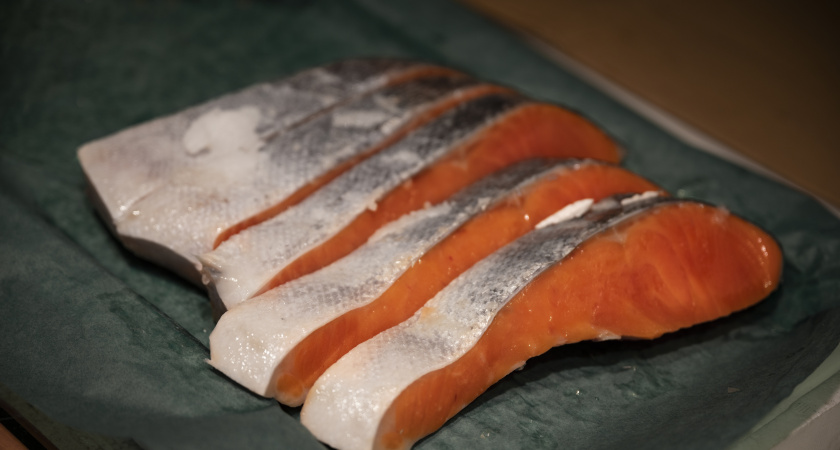 Быстрая засолка горбуши: нежная рыба к праздничному столу без долгого ожидания