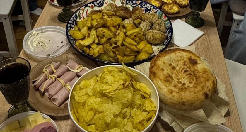 Чтобы привлечь удачу Огненной Лошади, нужно обязательно поставить на новогодний стол-2026 это