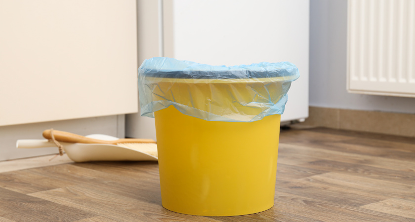 Почему в углу погреба стоит ведро с солью: народный способ против плесени и влаги