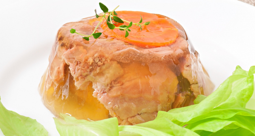 Эту ошибку допускают почти все хозяйки – а она портит холодец чаще всего: вот как правильно