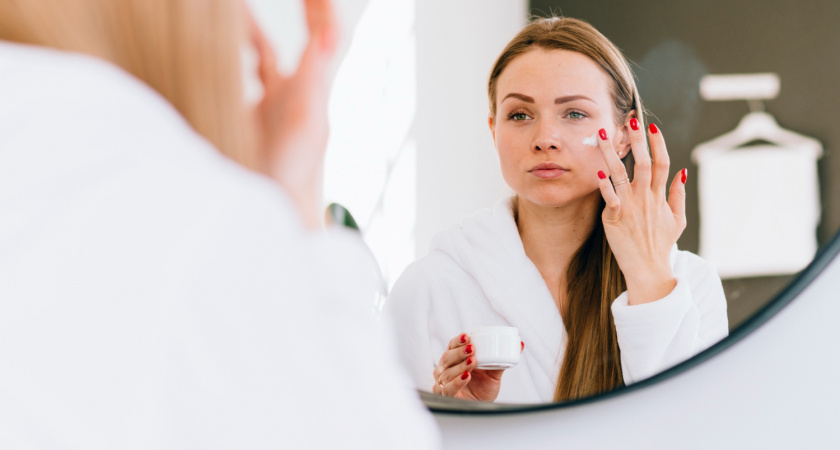 2 капли в крем для лица — эффект не хуже элитных процедур: секретная добавка для ночного ухода