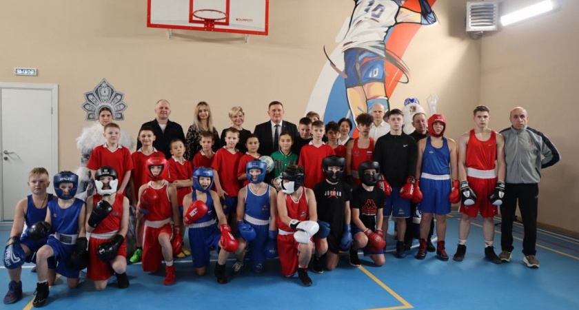 В Лебедяни открыли обновленный спортзал для молодежи