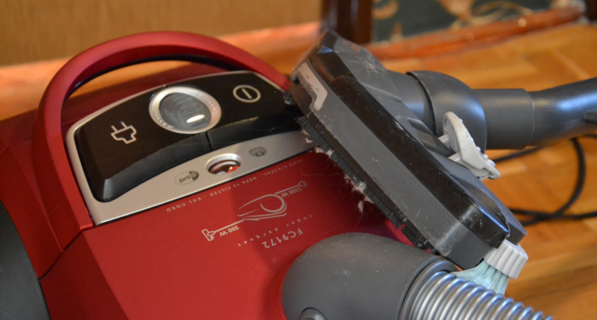 Чистый дом без затрат: бюджетные альтернативы пылесосу и моющим средствам