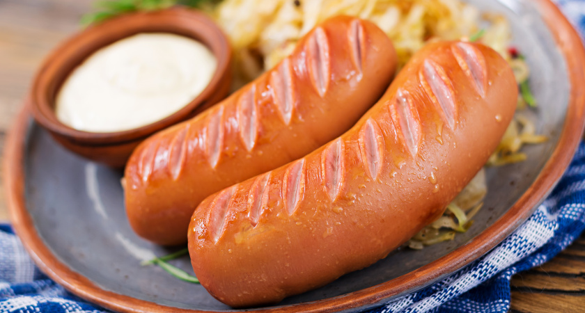 Правило «снять с огня»: как варить сосиски, чтобы они не лопались и были вкусными