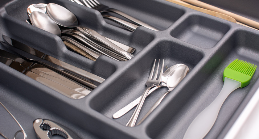 Мой «ленивый» способ чистки ложек и вилок: домашнее средство, которое возвращает блеск за пару минут