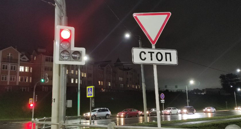 Верховный суд поставил точку: вот что не будет являться проездом на красный сигнал светофора