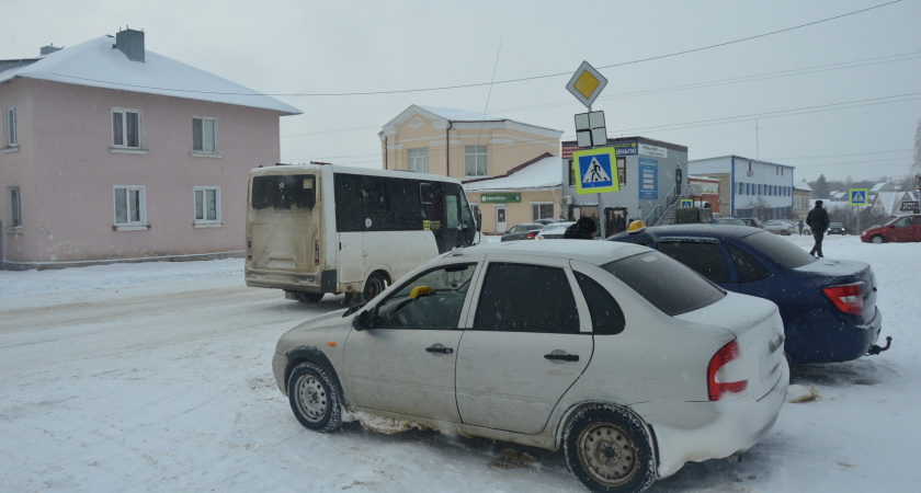 Поворотники на круговом движении: простое правило, которое избавит от путаницы на дороге