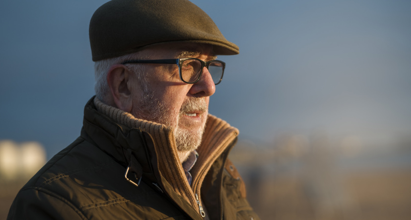 Защитить свою тишину: почему с годами мы отдаляемся от людей — слова поэта Левитанского