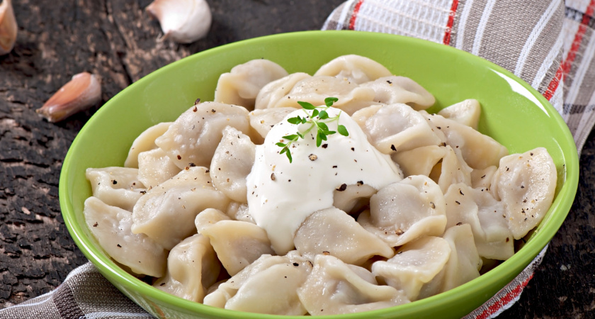 Забудьте про муку и раскатку: нужен 1 лаваш и горсть фарша — получите вкусные пельмени и манты