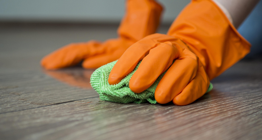 Чистота на неделю вперед: как мыть полы, чтобы они сверкали и не пылились